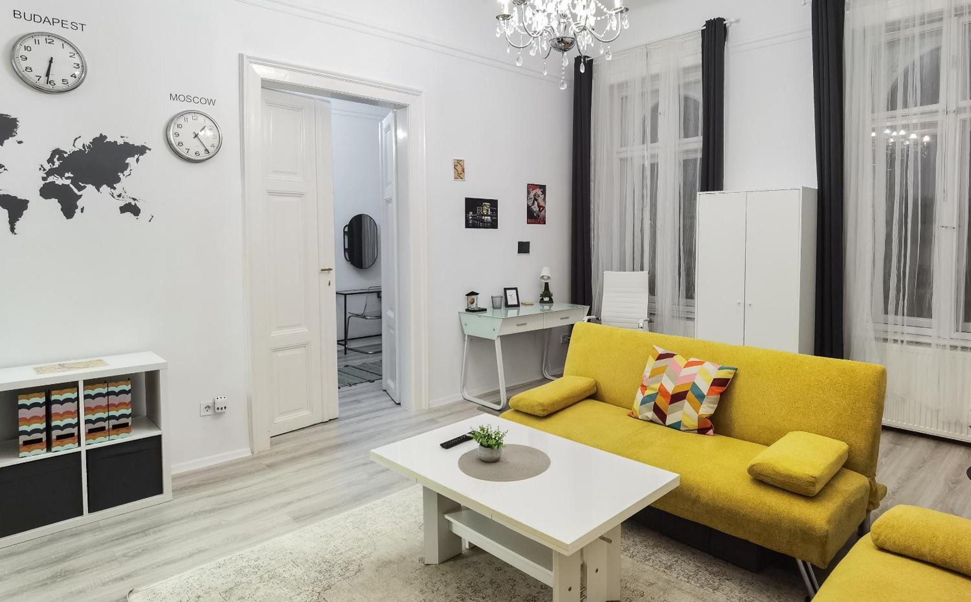 Perfect Location,Newly Decorated Modern, Large Place 60 M2, Really Quiet So You Can Have A Good Night Sleep, Ac, Netflix, Smart Tv, High-Speed Internet, World Famous New York Cafe Only 10 Minutes Walk บูดาเปสต์ ภายนอก รูปภาพ