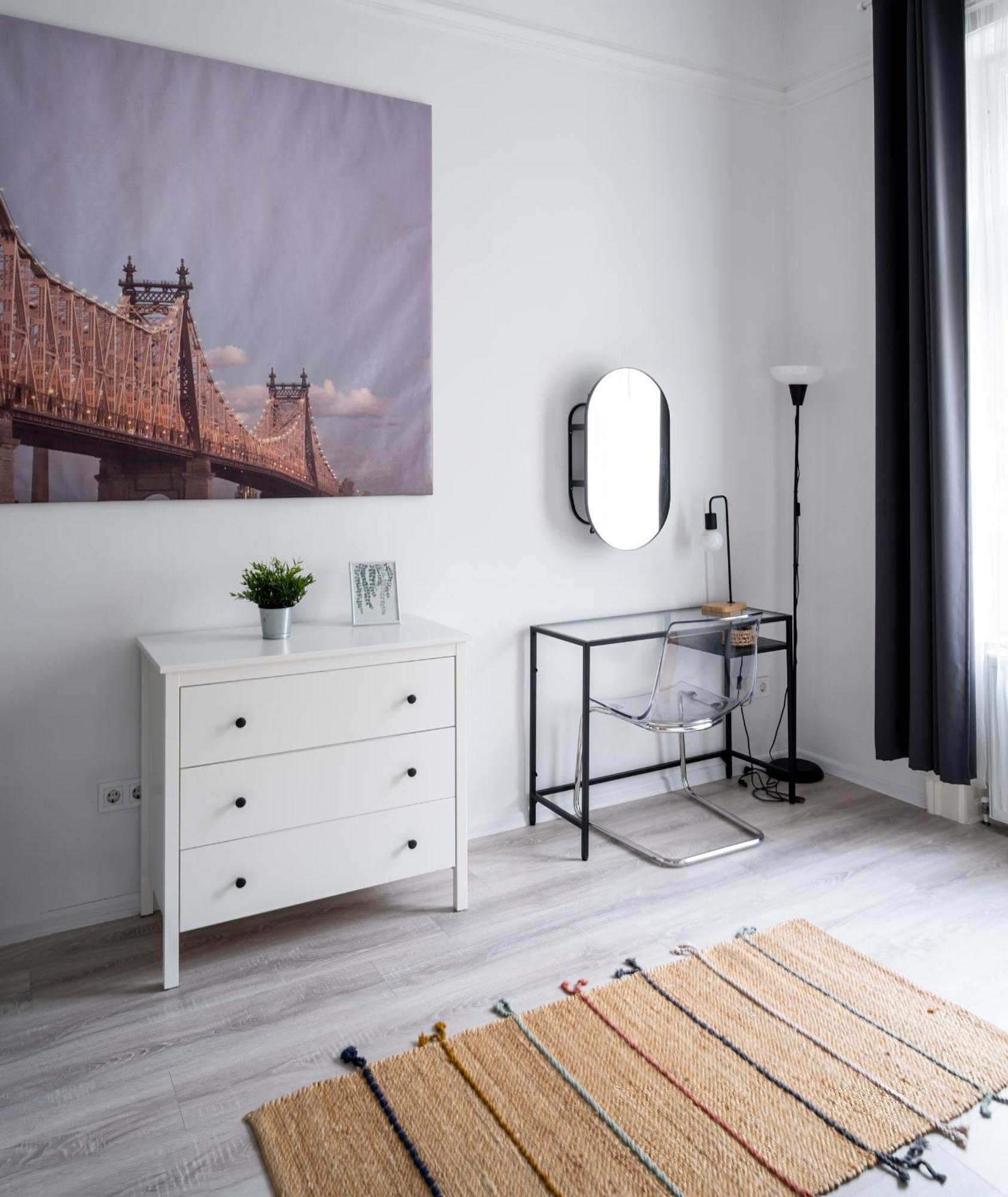 Perfect Location,Newly Decorated Modern, Large Place 60 M2, Really Quiet So You Can Have A Good Night Sleep, Ac, Netflix, Smart Tv, High-Speed Internet, World Famous New York Cafe Only 10 Minutes Walk บูดาเปสต์ ภายนอก รูปภาพ